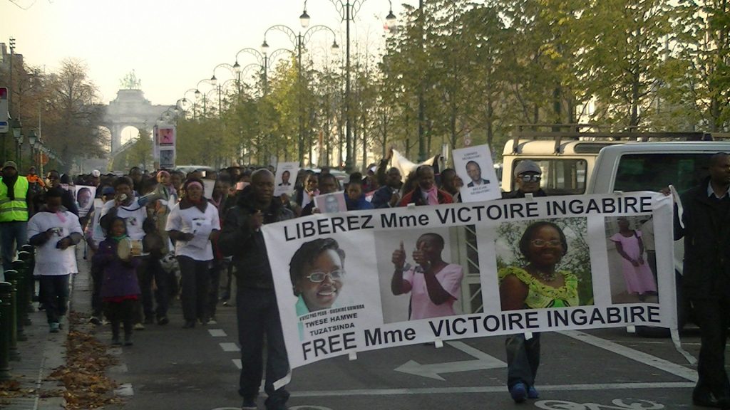 MANIFESTATION A BRUXELLES POUR RECLAMER LA LIBERATION DE VICTOIRE INGABIRE UMUHOZA, PRESIDENTE DES FDU-INKINGI
